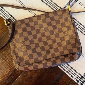 •SOLD• louis vuitton damier ebene musette tango crossbody